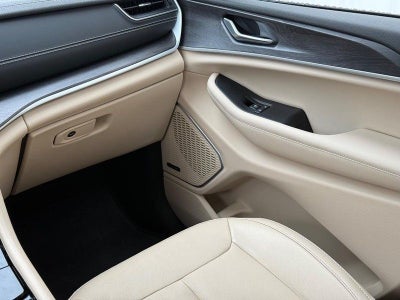 2022 Jeep Grand Cherokee L Limited 3rd row seating SUV