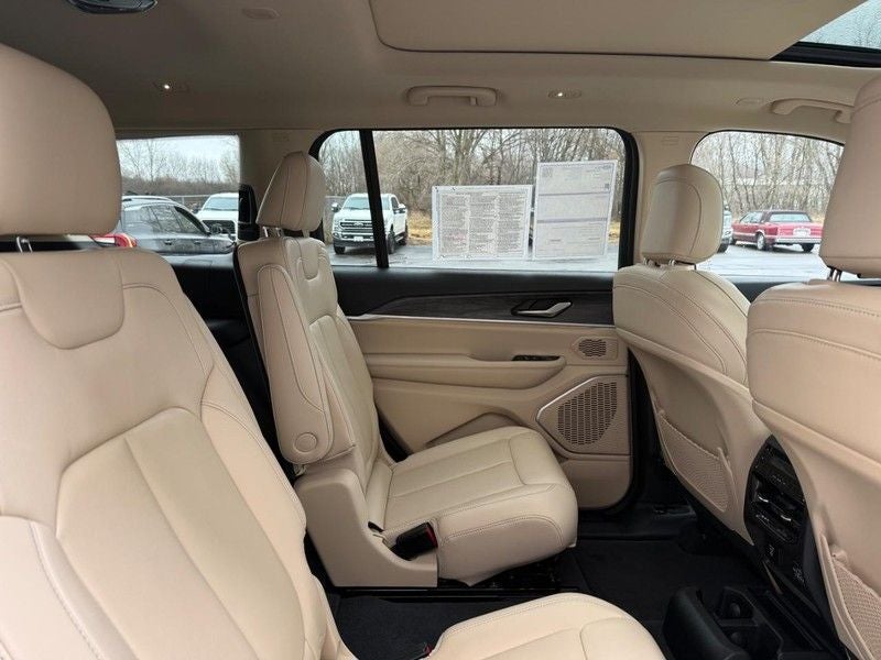 2022 Jeep Grand Cherokee L Limited 3rd row seating SUV