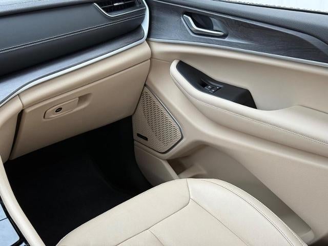 2022 Jeep Grand Cherokee L Limited 3rd row seating SUV