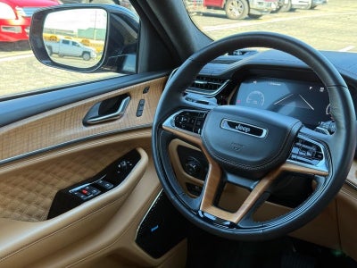 2023 Jeep Grand Cherokee L Summit RESERVE CERTIFIED Near Madison