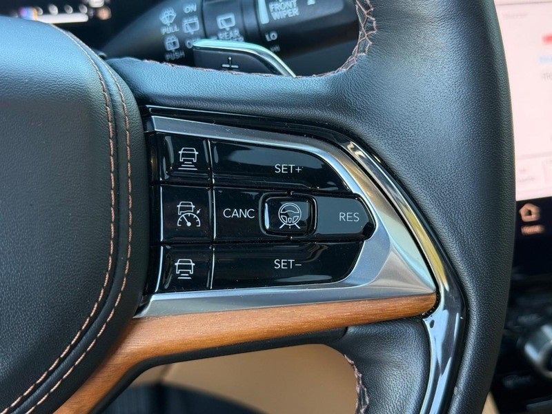 2023 Jeep Grand Cherokee L Summit RESERVE CERTIFIED Near Madison