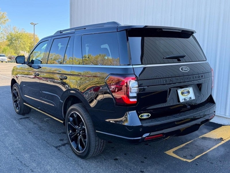 2022 Ford Expedition Limited CERTIFIED STEALTH EDITION Near Janesville