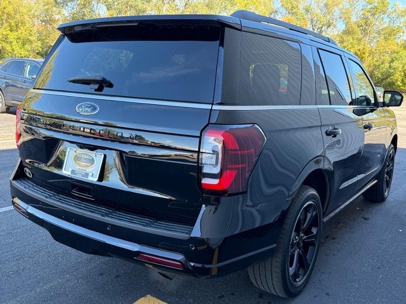 2022 Ford Expedition Limited CERTIFIED STEALTH EDITION Near Janesville