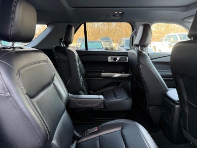 2023 Ford Explorer XLT CERTIFIED Near Janesville