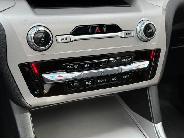 2023 Ford Explorer XLT Certified Near Janesville