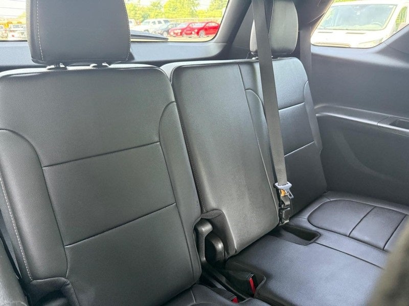 2023 Chevrolet Traverse LT Leather CERTIFIED near Janesville