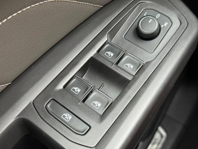 2023 Volkswagen Atlas Cross Sport 3.6L V6 SE w/Technology CERTIFIED NEAR Waukesha