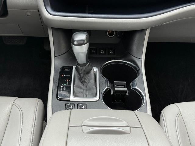 2015 Toyota Highlander XLE V6 3RD ROW SEAT SUV Near Milwaukee