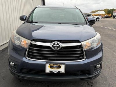 2015 Toyota Highlander XLE V6 3RD ROW SEAT SUV Near Milwaukee