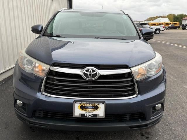 2015 Toyota Highlander XLE V6 3RD ROW SEAT SUV Near Milwaukee