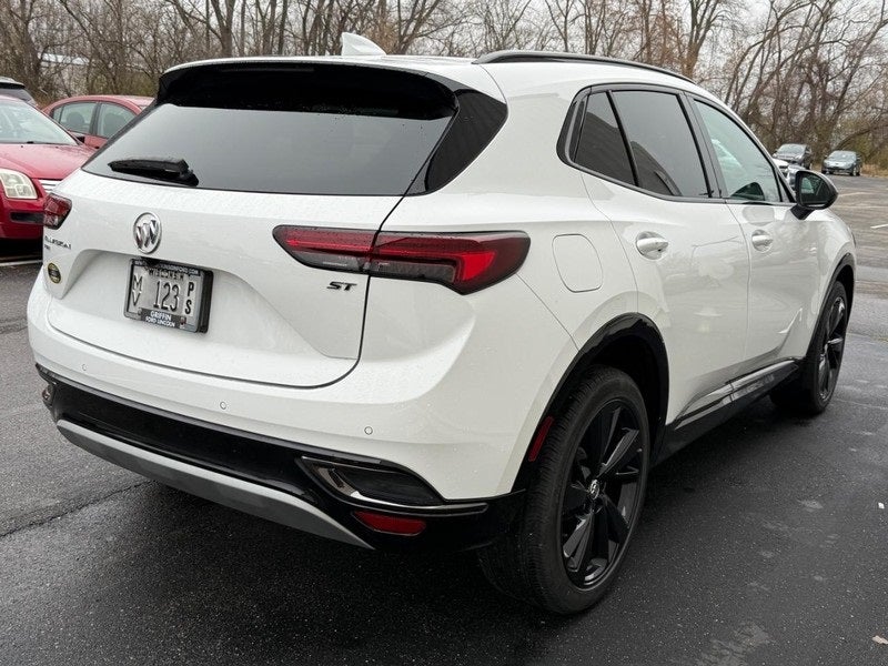 2023 Buick Envision Essence Near Janesville