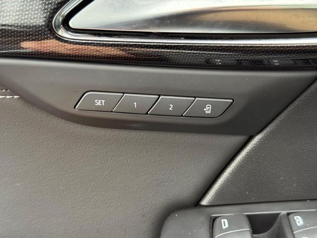 2023 Buick Envision Essence Near Janesville