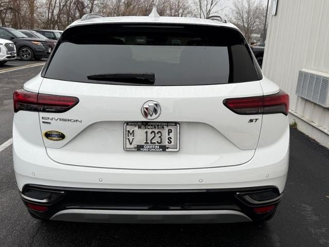 2023 Buick Envision Essence Near Janesville