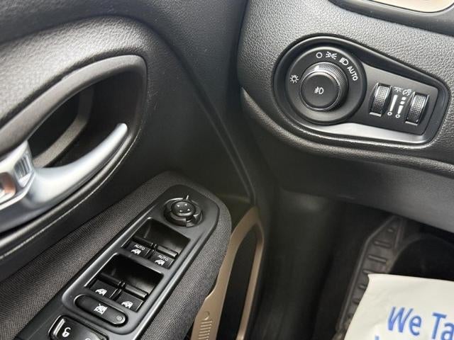 2016 Jeep Renegade Latitude 4 WHEEL DRIVE